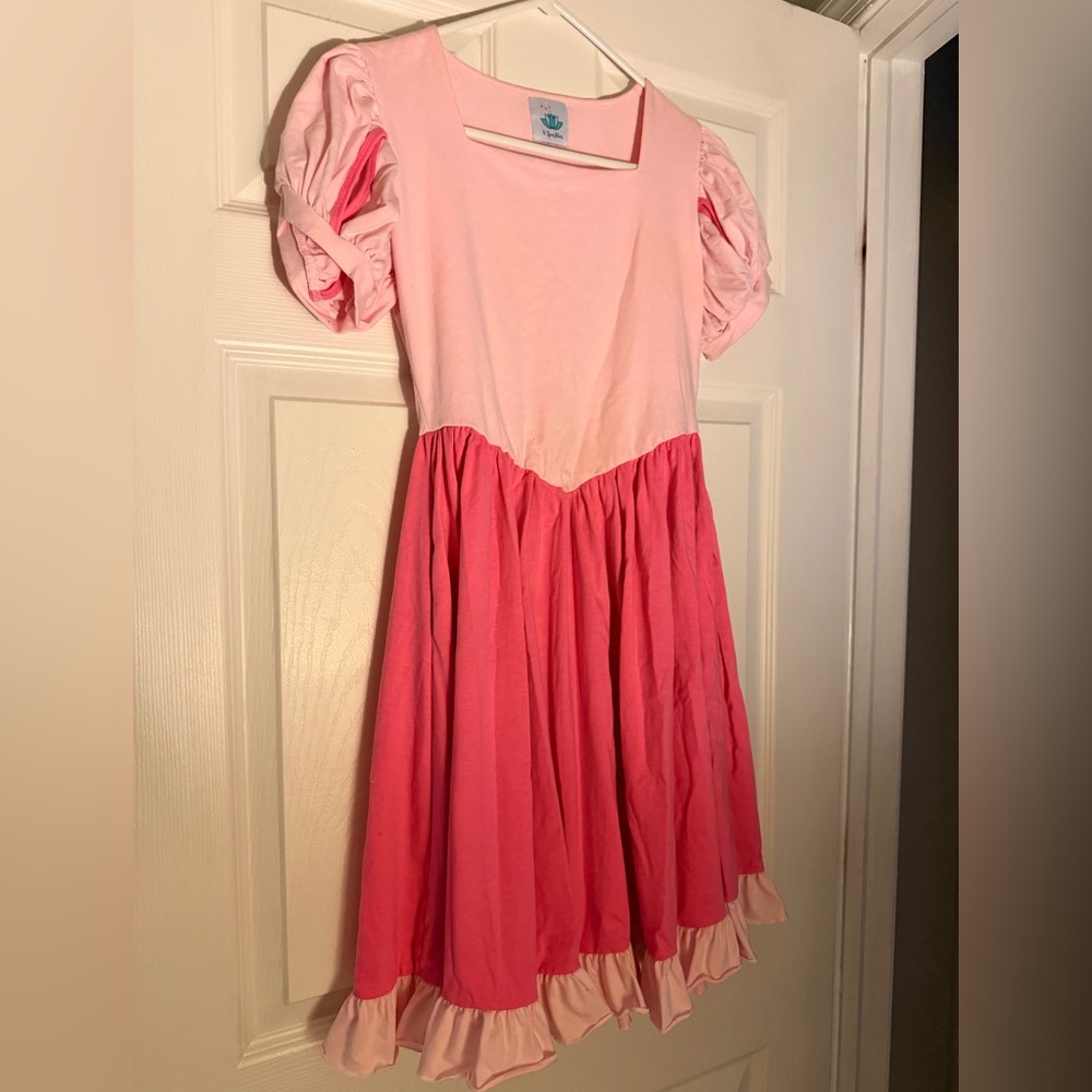 Adult princess dress/halloween costume. Princess Peach!